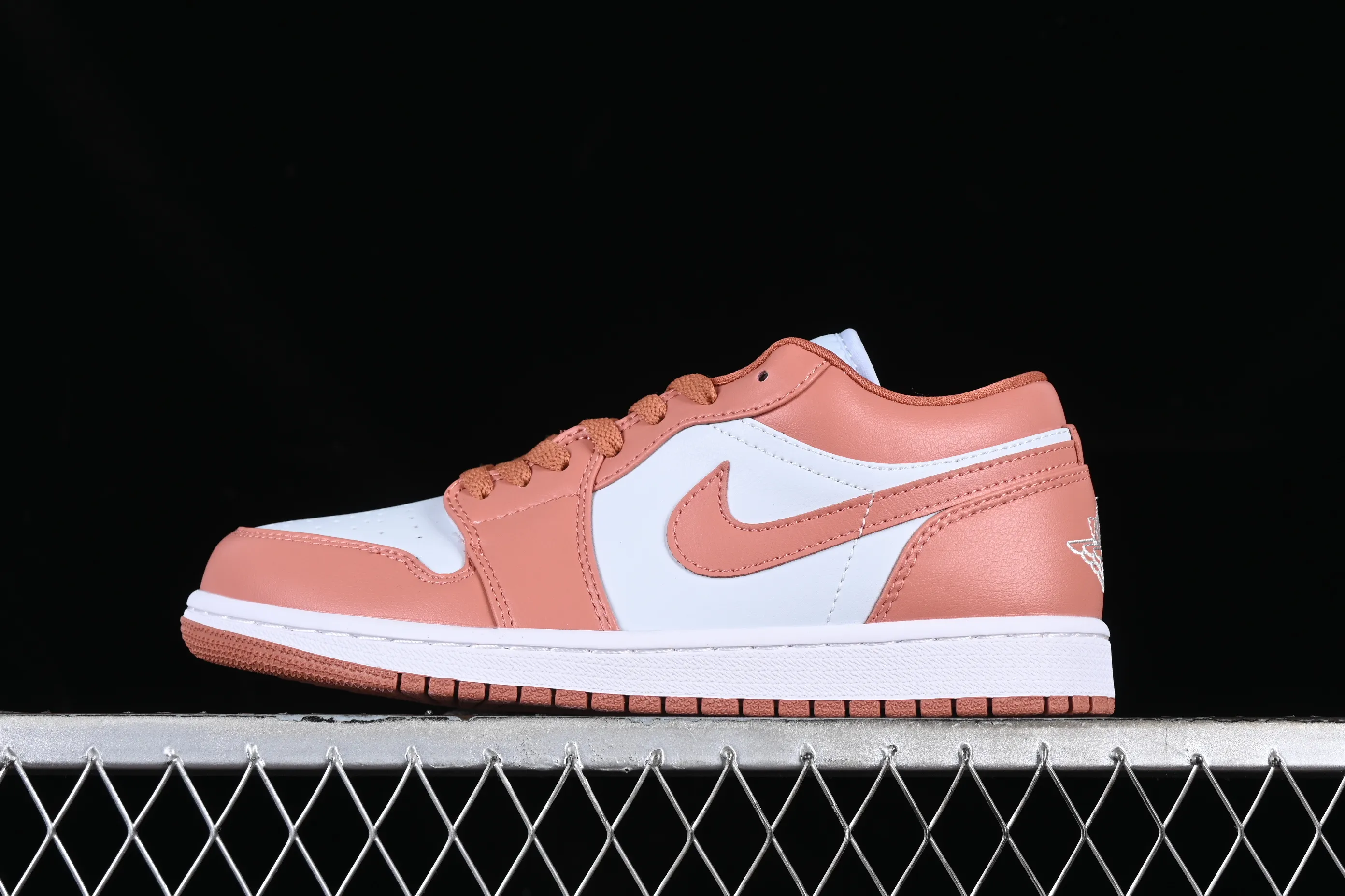 All categories Air Jordan Jordan series basketball shoes Air Jordan 1 Low Z version Air Jordan 1 Low AJ1 Joe 1 white and pink cultural low-top casual sneakers DC0774-080